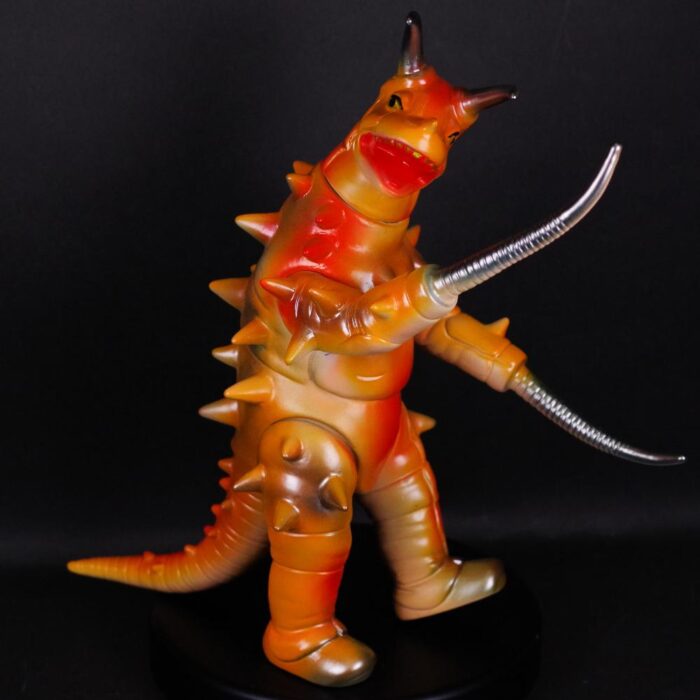 ブルマァクの『帰ってきたウルトラマン』怪獣から「グドン」出現