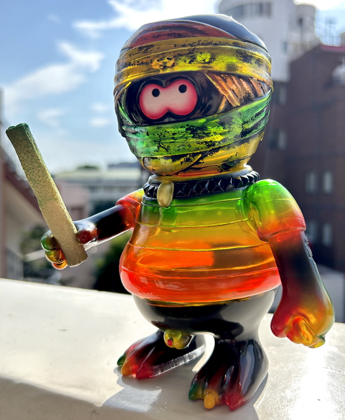 なんとHUMAN ROBOTがBlackBook Toyの「GUY」とスペシャル