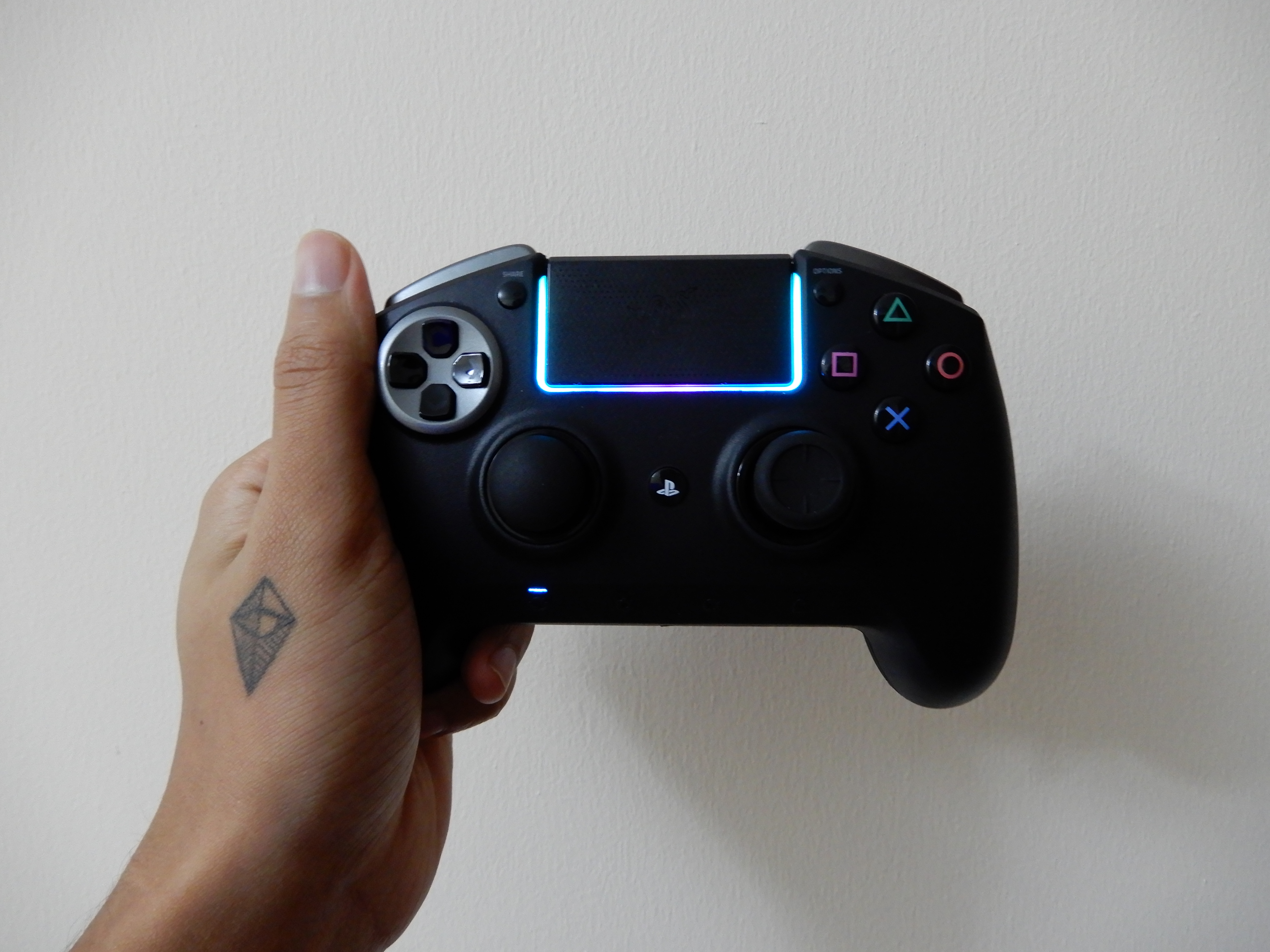 Razer Raiju Ultimate Wireless PS4 Controller - Review 2018 - PCMag