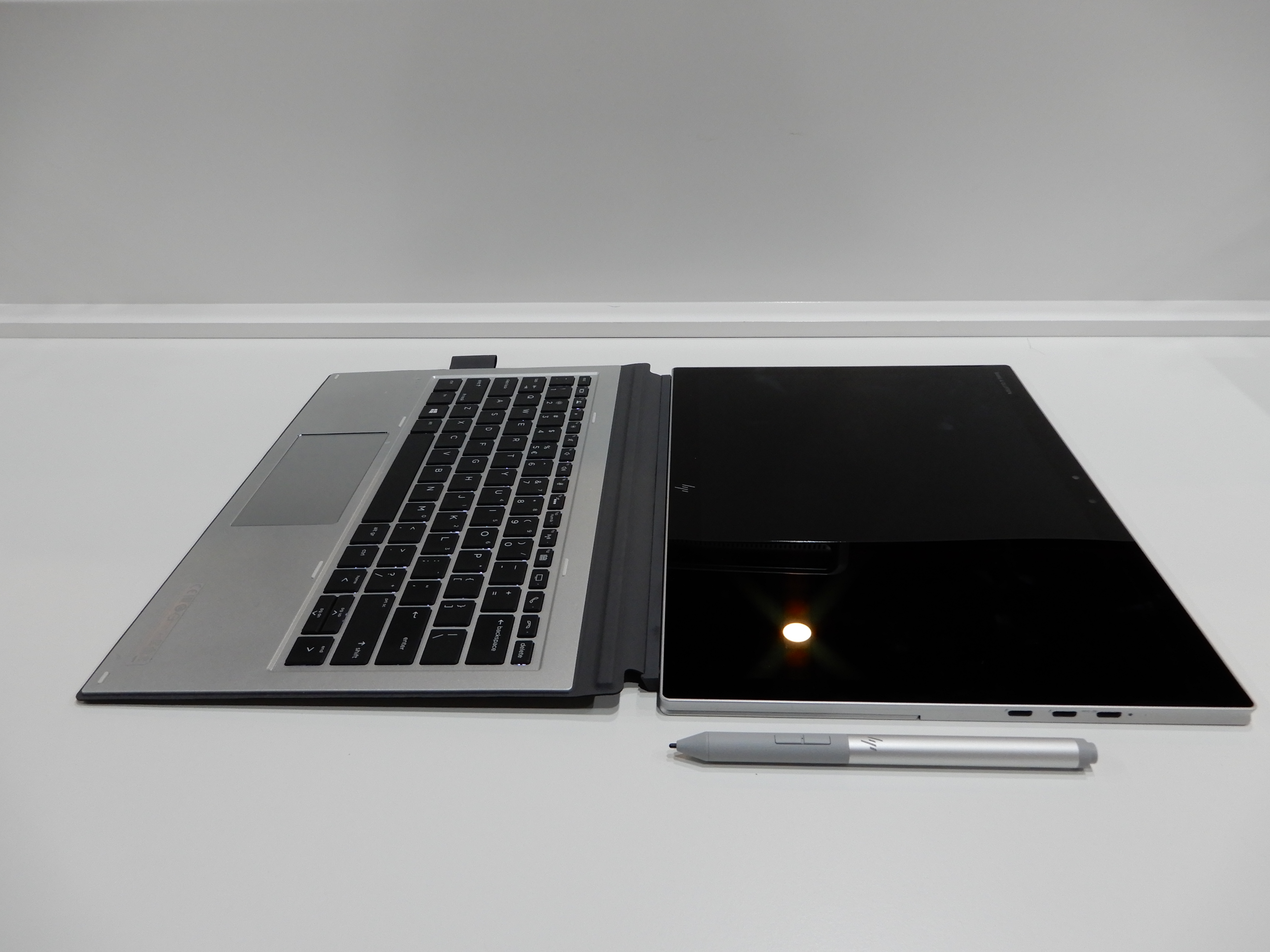 HP Elite X2 1013 G3 - Review 2019 - PCMag Middle East