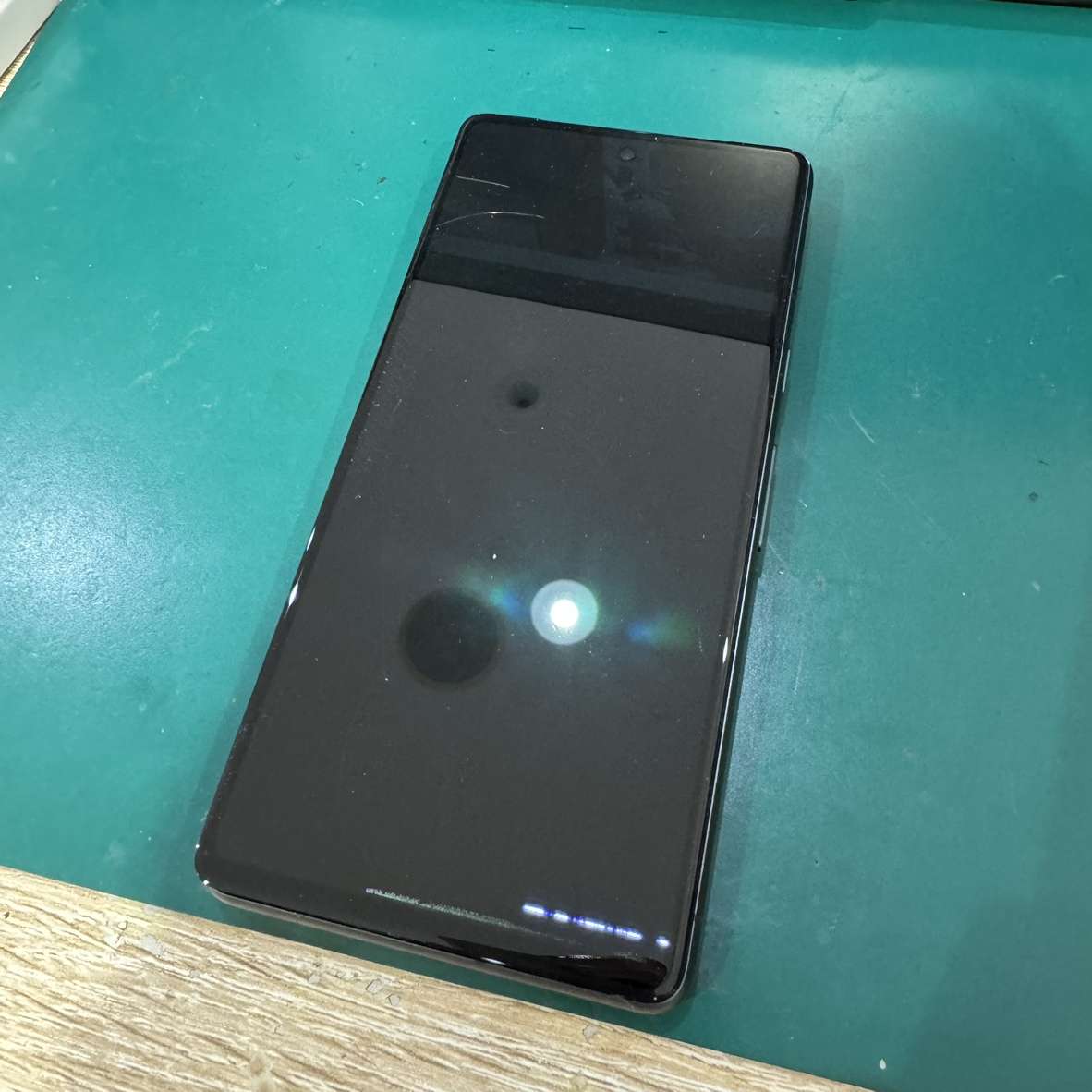 画面が真っ暗になってしまった！表示がおかしい！！Google Pixel 7、60