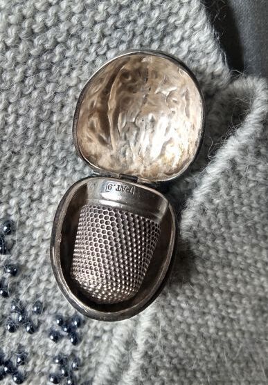 銀の胡桃 ☆スターリングシルバー 可愛らしいくるみの形 シンブル