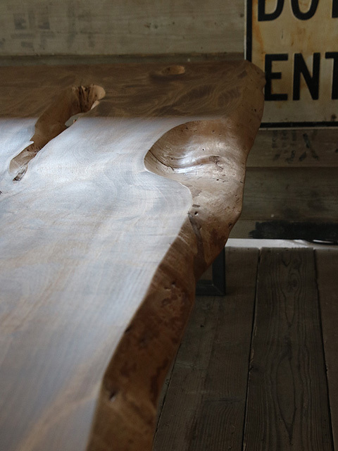 葉山展示品≪完成品≫無垢一枚板 トチ(栃) W2200×D700~960×t45mm