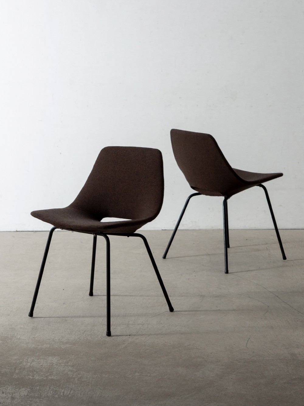 stoop | Chair by Pierre Guariche for Stainer in Wood and Stripe