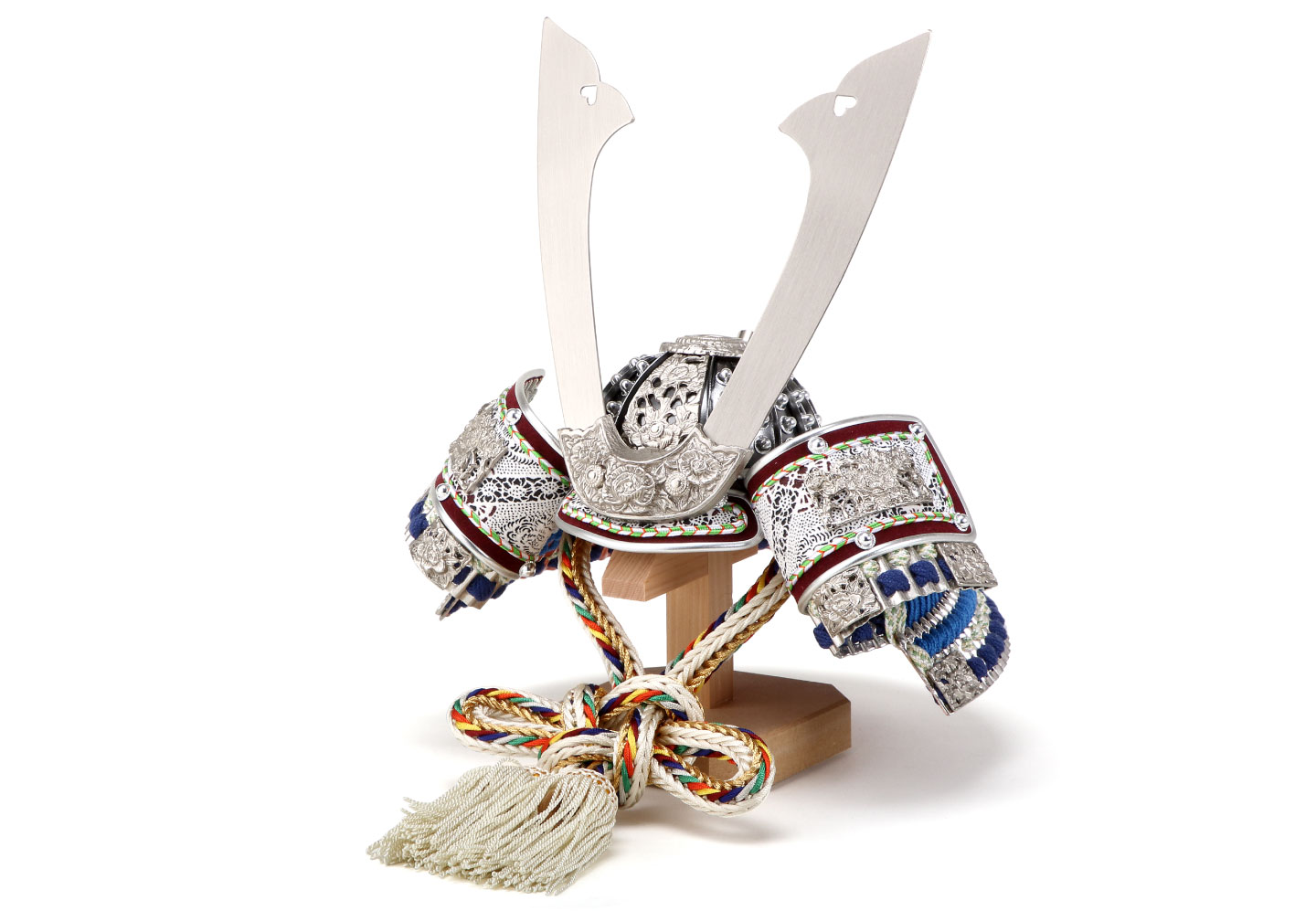 五月人形 8号プラチナ箔押兜 青段威 / おしゃれでコンパクトなかわいい