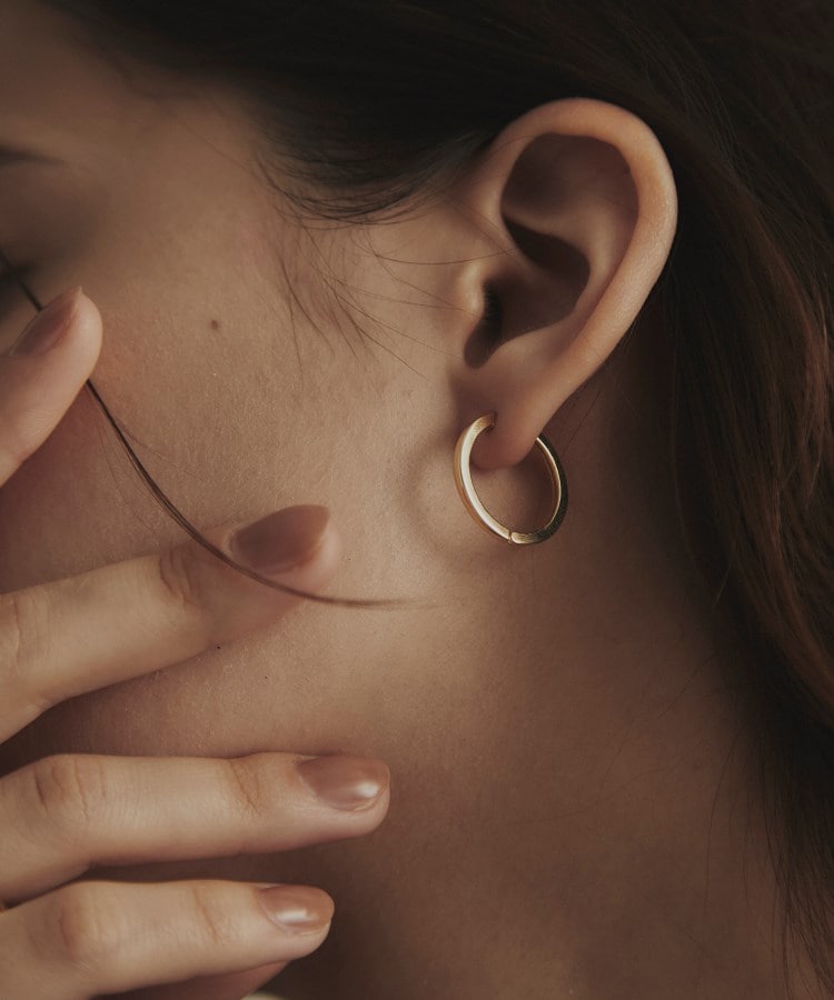 K18平打ちフープ ワンタッチピアス（ピアス） | COCOSHNIK（ココシュ