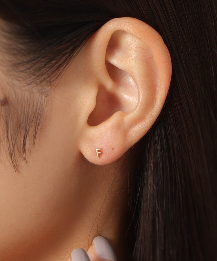 WEB限定】K10イニシャルF スタッドピアス（片耳用）（ピアス