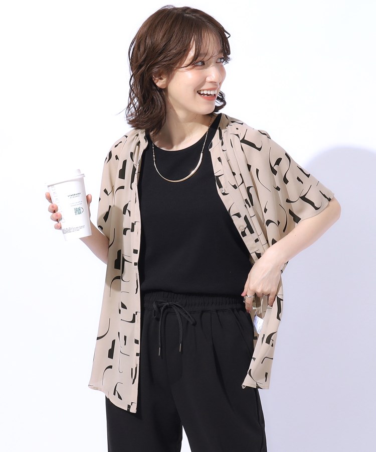 高レビュー/洗える】シンプルコーデに彩りを プリント前あきブラウス