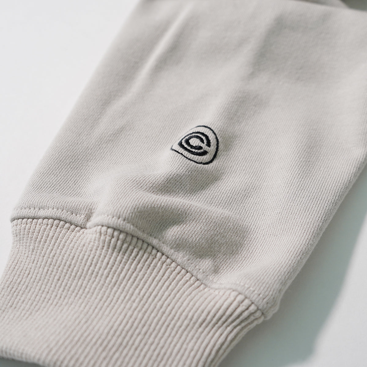 30th Anniversary Sweatshirt – ワーナーミュージック・ストア