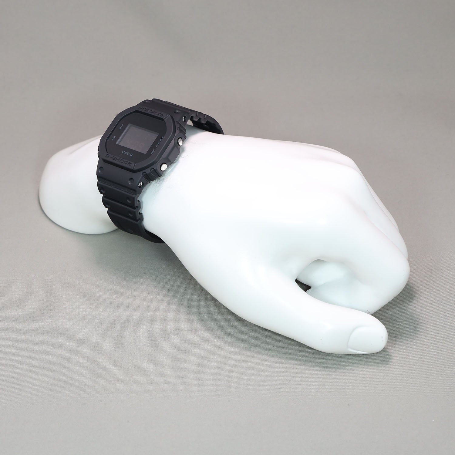 CASIO】G-SHOCK Solid Colors/ DW-5600UBB-1JF – カー・アンド