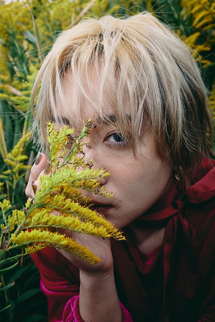 カドスト限定特典付】伊澤彩織フォトブック PLAYer1: 本・コミック