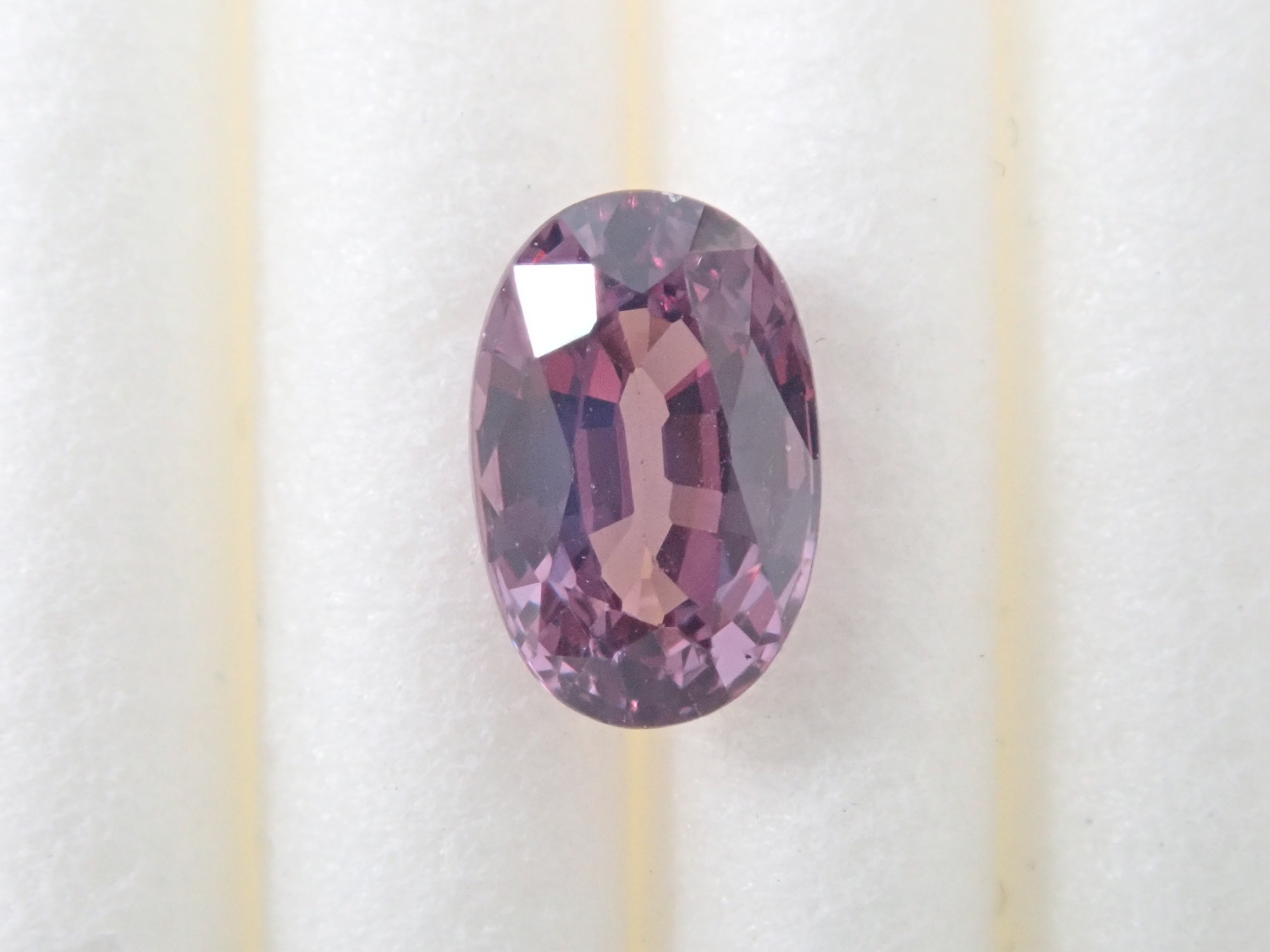 マダガスカル産カラーチェンジガーネット 0.648ctルース 日独