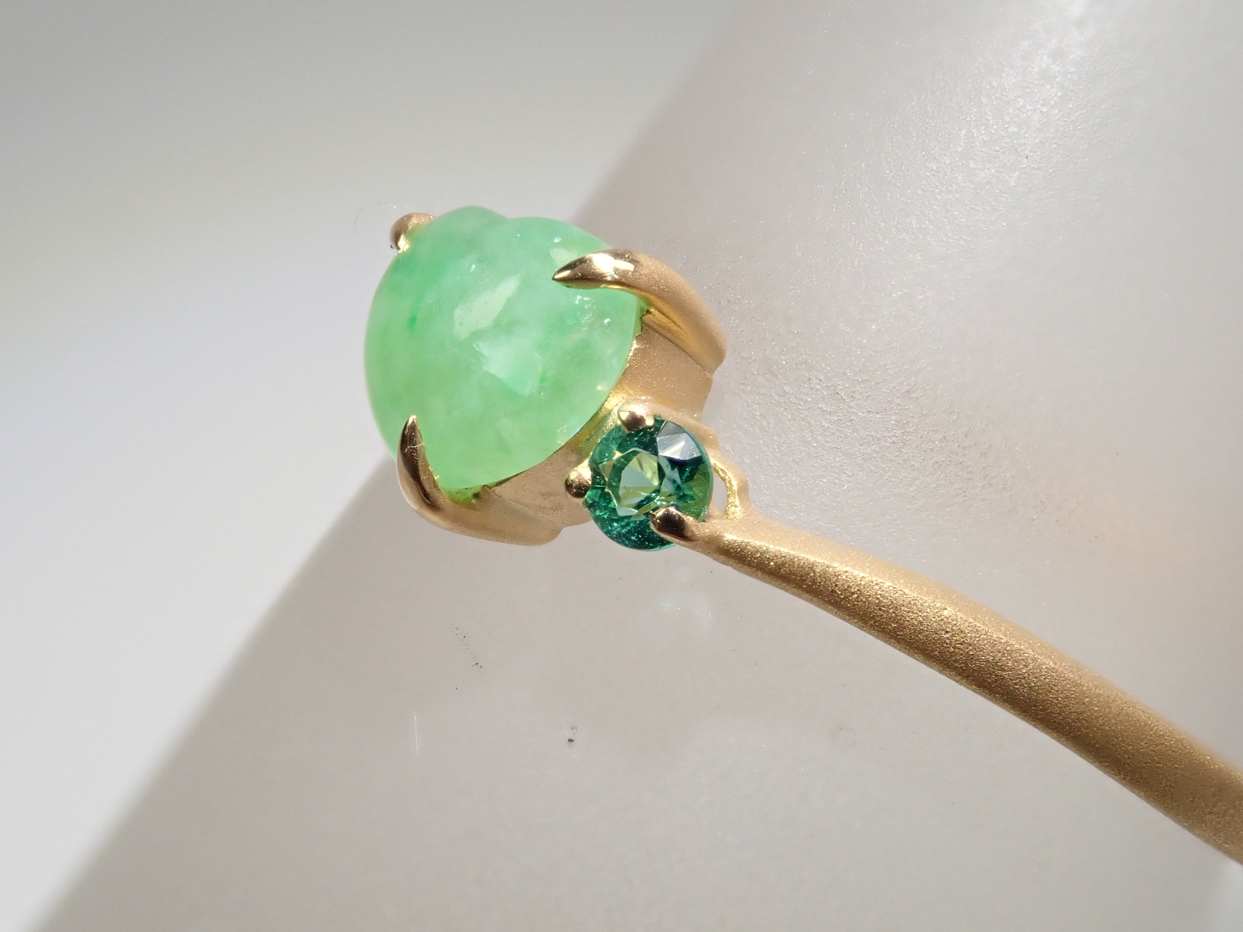 K18YG ミャンマー産翡翠（ヒスイ） 0.434ct・エメラルドリング