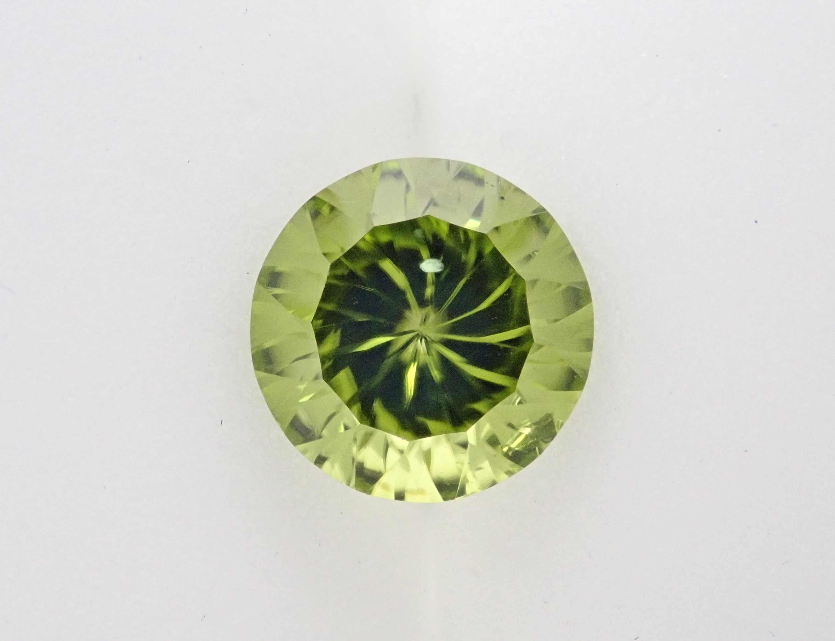 ペリドット・リリーパッド 1.310ctルース（ボルテックスカット）
