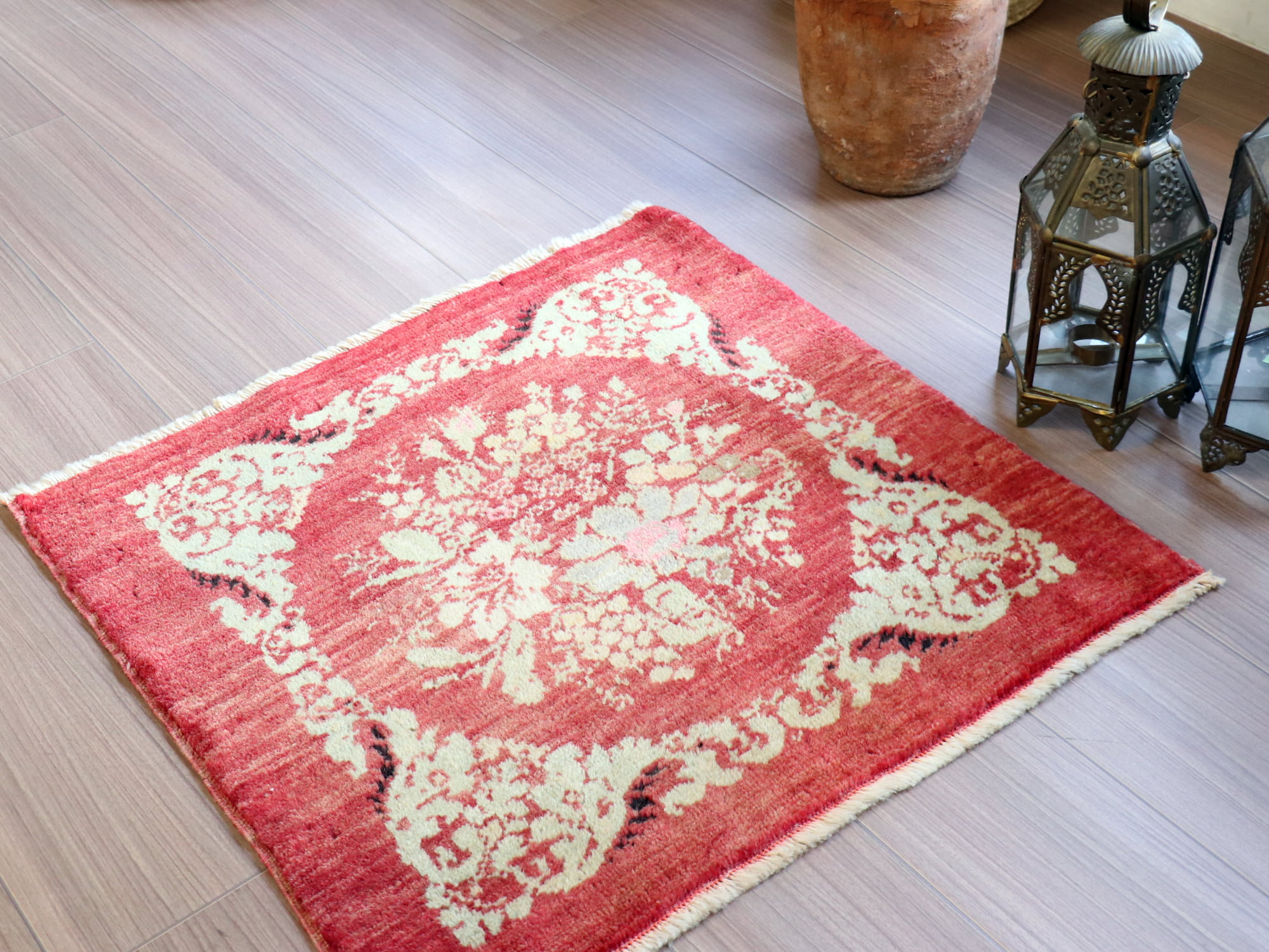 キリムスタイル / トルコ ヴィンテージラグ ヘイべ 正方形じゅうたん