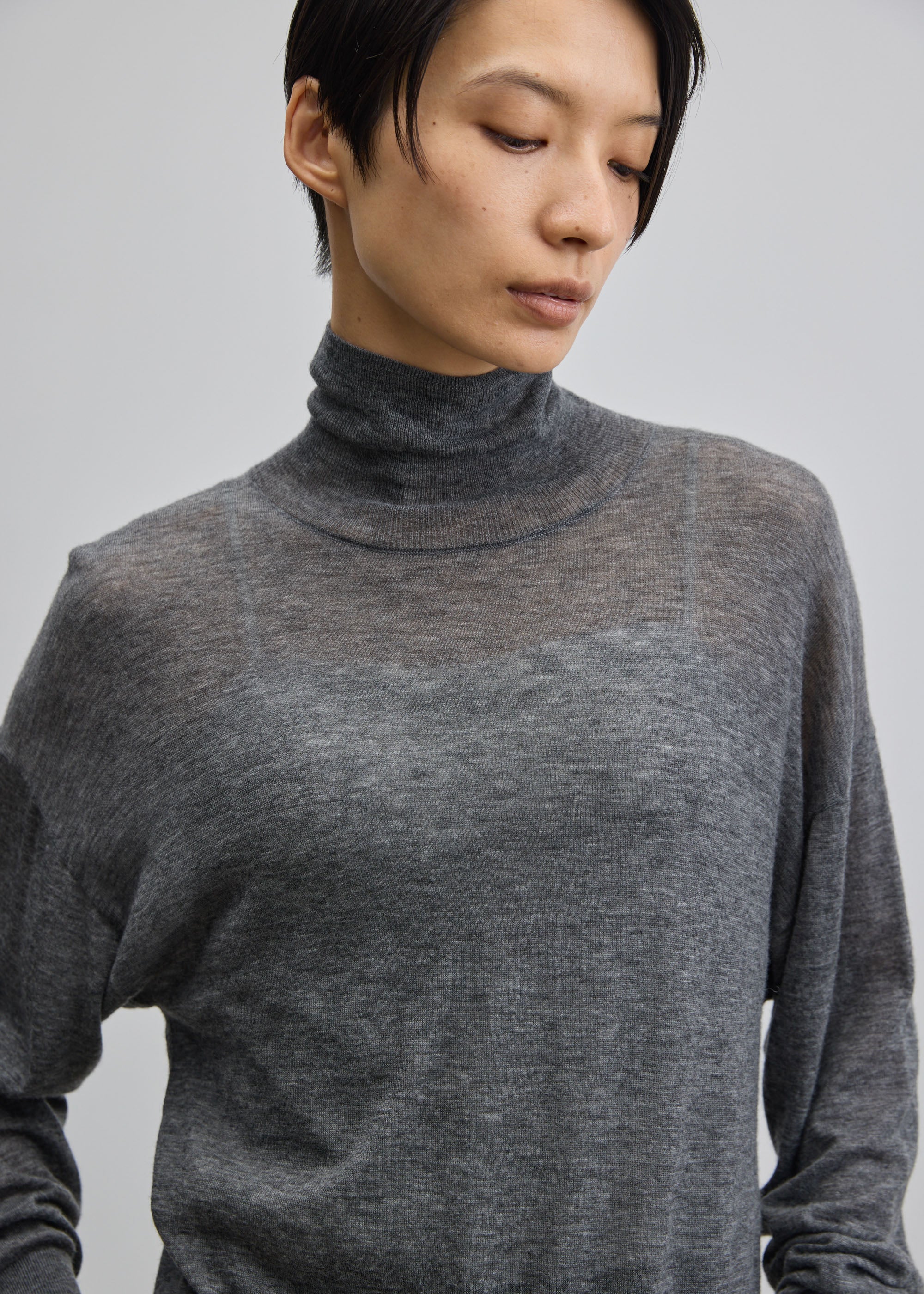 ドルマンスリーブエアリーニット - SOÉJU online store｜上質な大人の