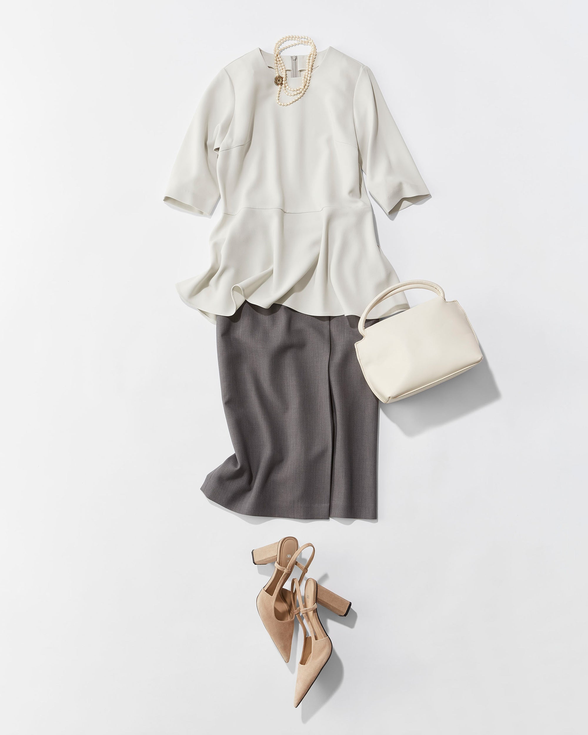 ぺプラムチュニックブラウス - SOÉJU online store｜上質な大人の女性