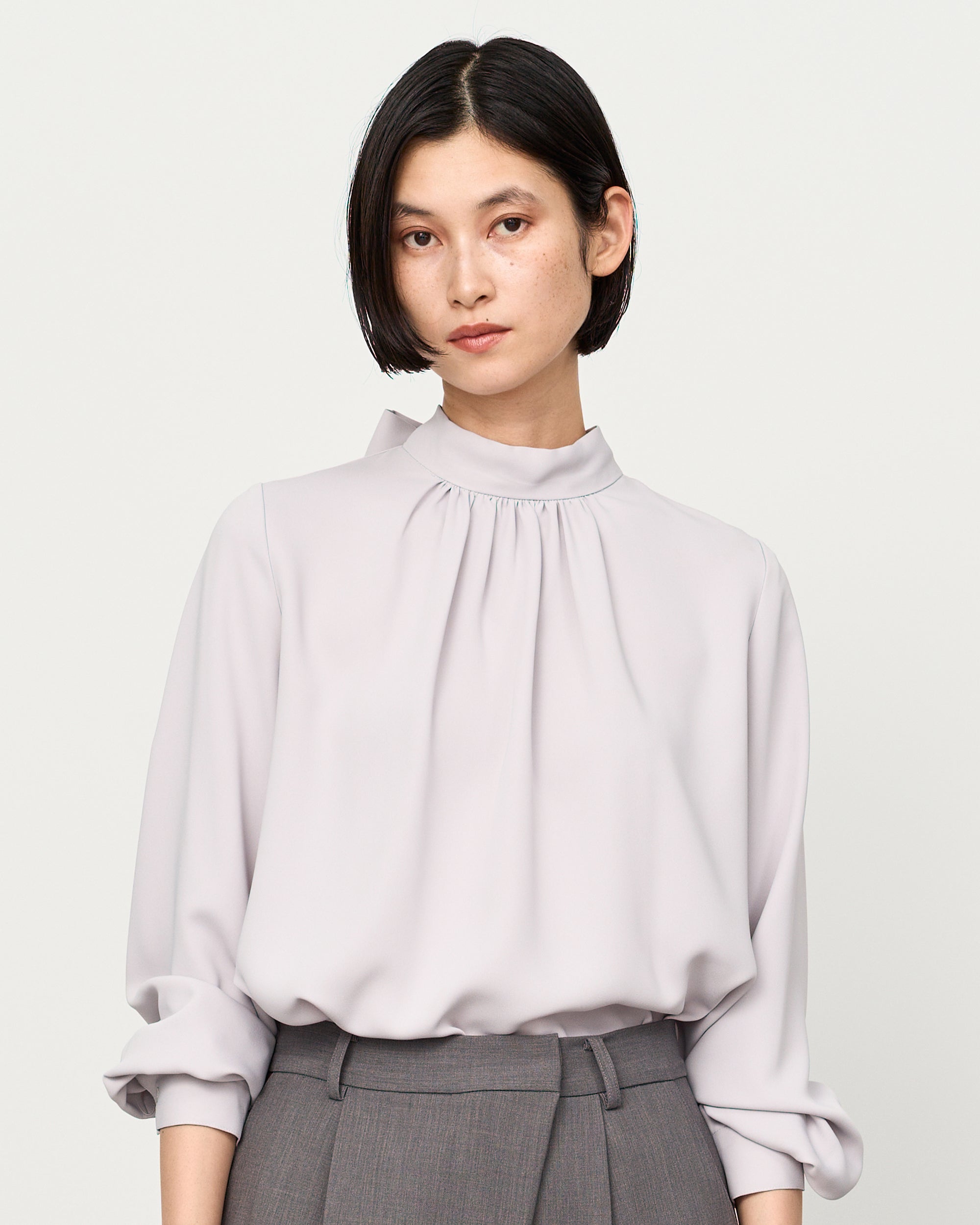 サテンバックリボンロングスリーブブラウス - SOÉJU online store