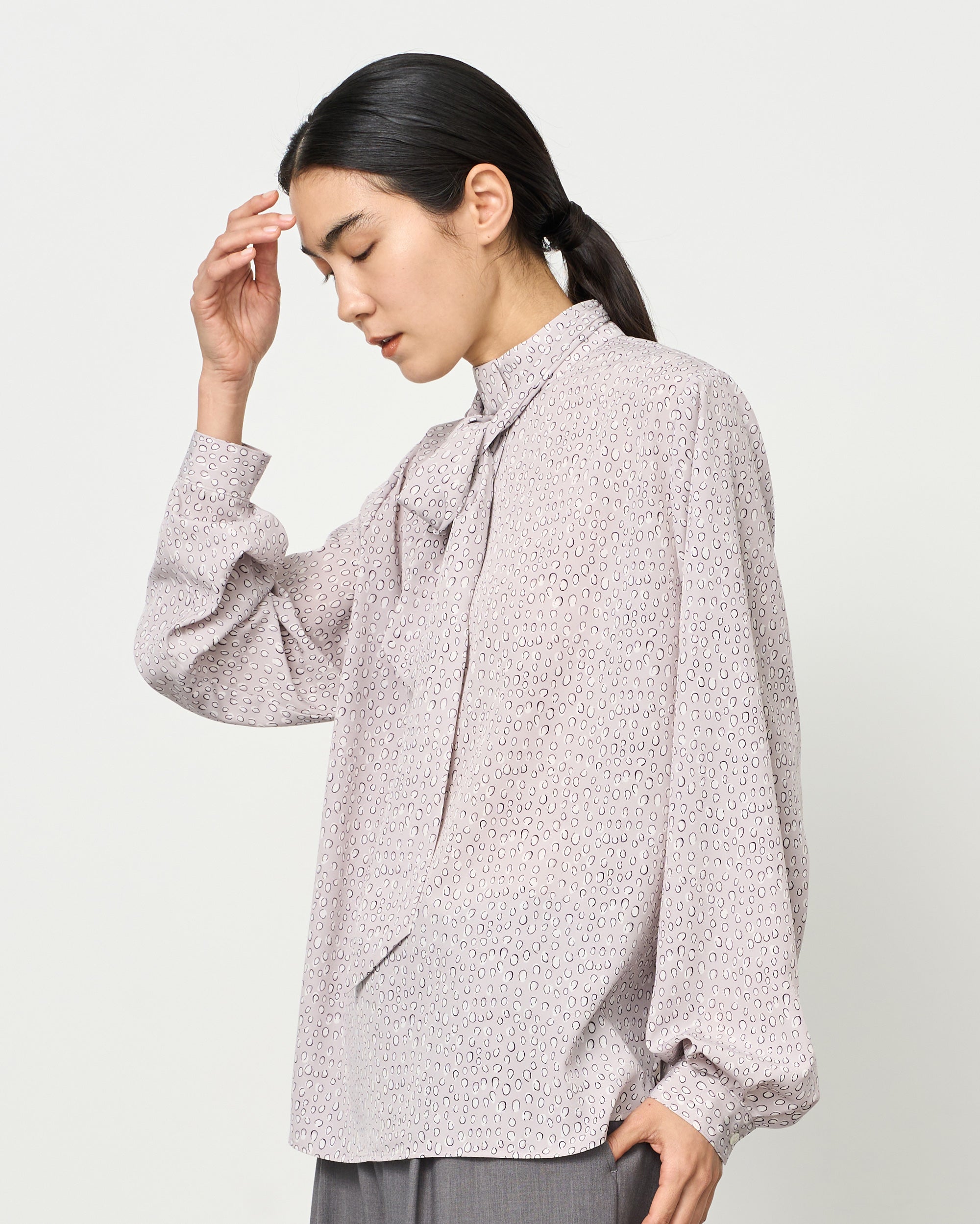 レオパード柄ボウタイブラウス - SOÉJU online store｜上質な大人の