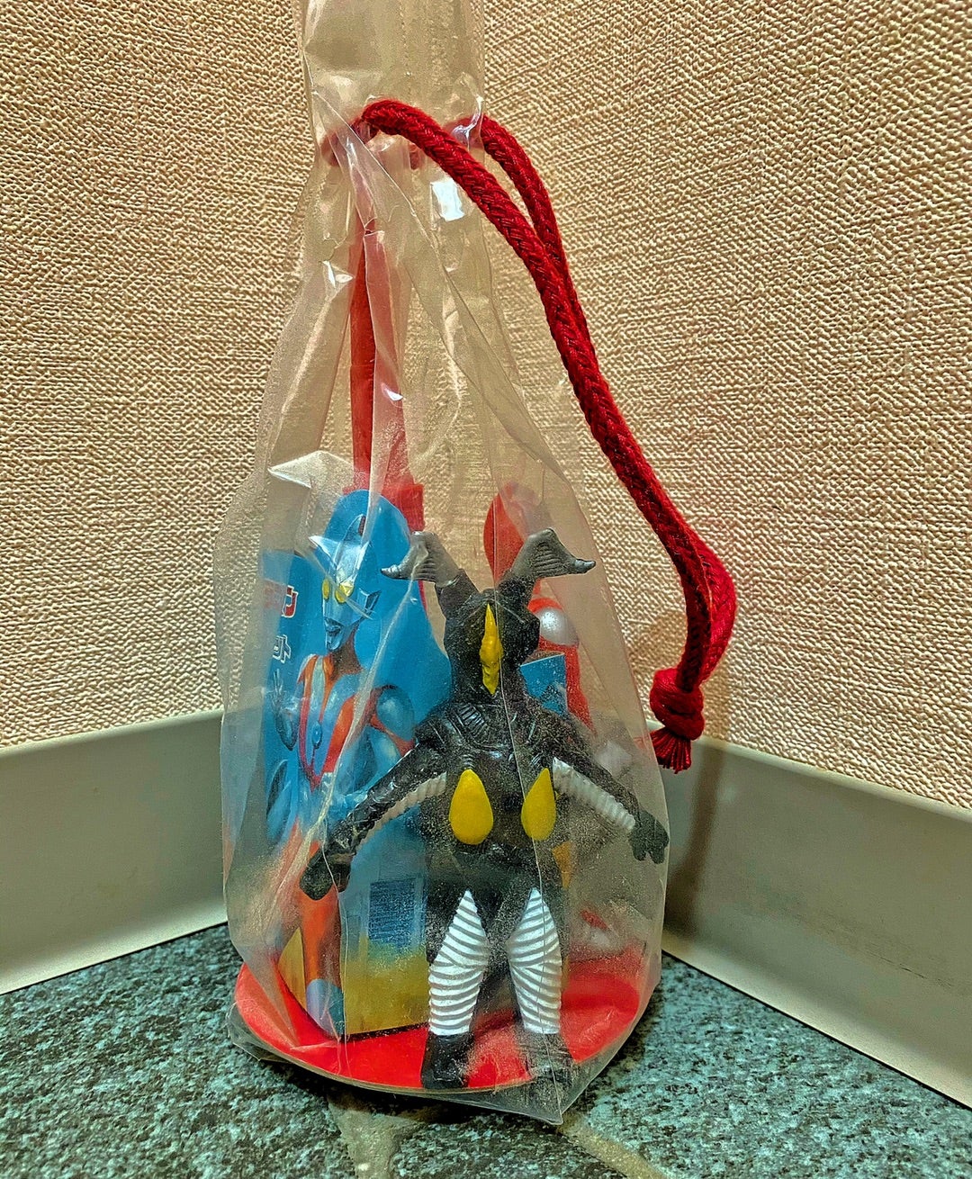 2003年に販売されたブルマァク 東京タワー入り「ウルトラマンタワー