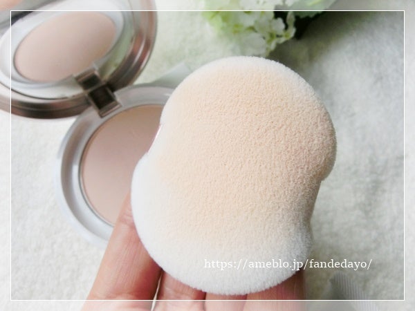 インスタグラマー鈴木亜美愛用 ディビュースのクッション