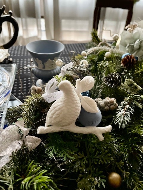 ウェッジウッドジャスパーウェアのオーナメント” | 紅茶がつなぐ素敵な絆