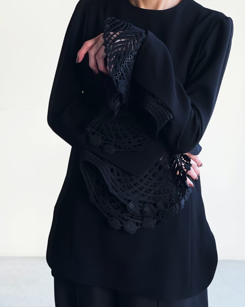 Embroidered Cuffs Top | Mame Kurogouchi CLARK 入荷情報