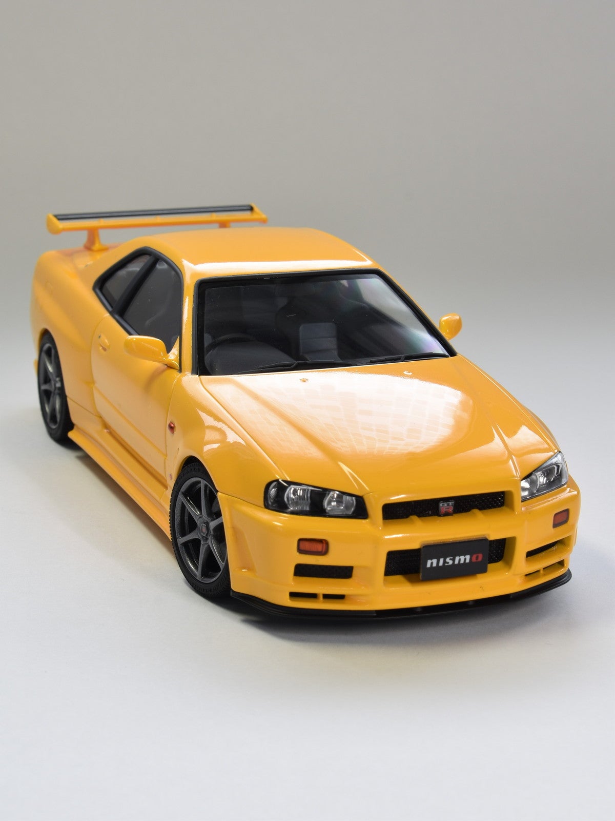 タミヤ 1/24 スカイラインGT-R(R34) Vスペック 完成写真 | Sjと