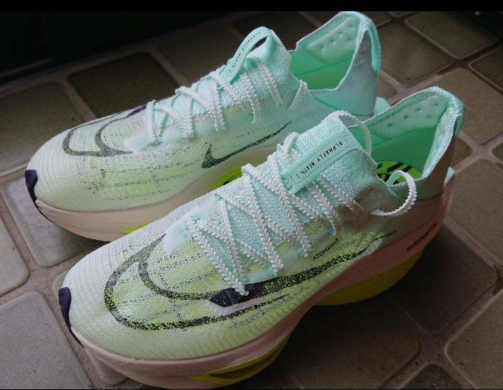 シューズレビュー アルファフライ2 (サイズ感を訂正) | 今日のjog