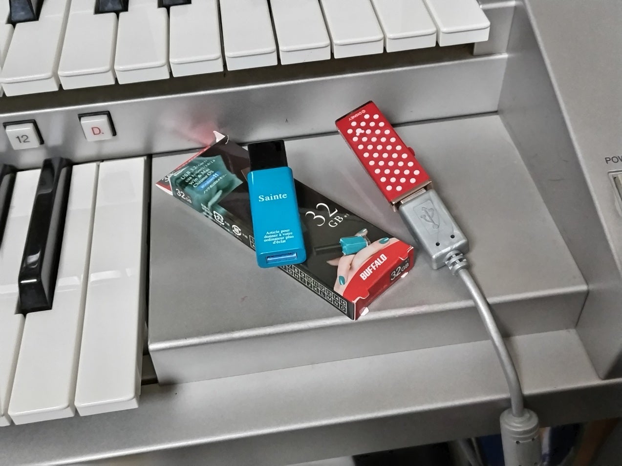 エレクトーン用の新しいUSB。 | 神戸市灘区『神戸六甲♪音楽教室