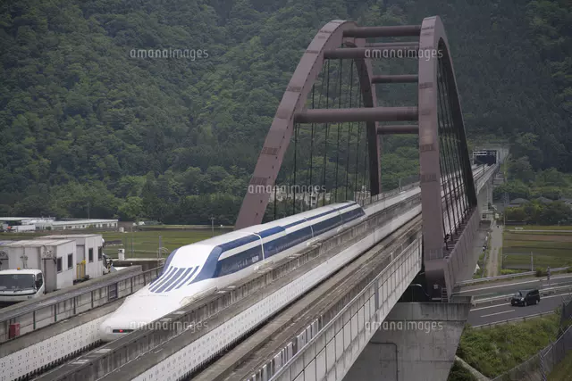 リニアモーターカー[25617009491]の写真・イラスト素材｜アマナイメージズ