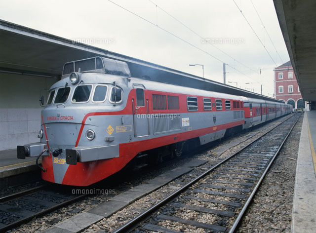 スペイン国鉄「タルゴ特急」 リスボン駅[25300005600]の写真・イラスト