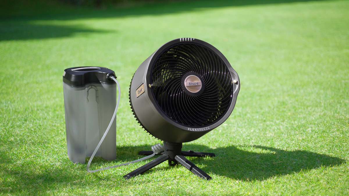 1台でミストも送風もOK。場所すら選ばないシャークの変幻自在な