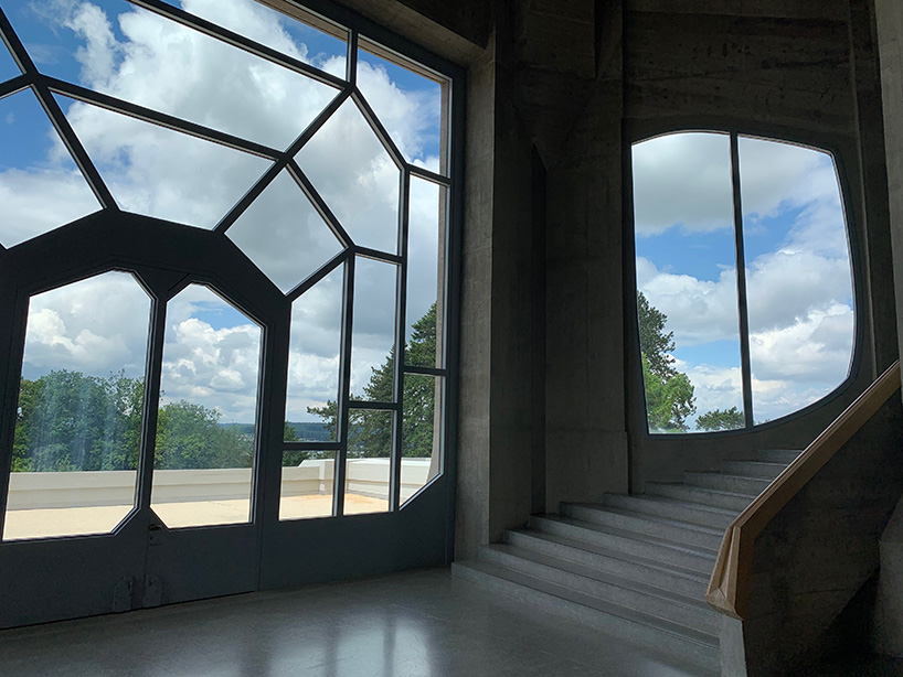 rudolf steiner's goetheanum is an anthroposophical expressionist