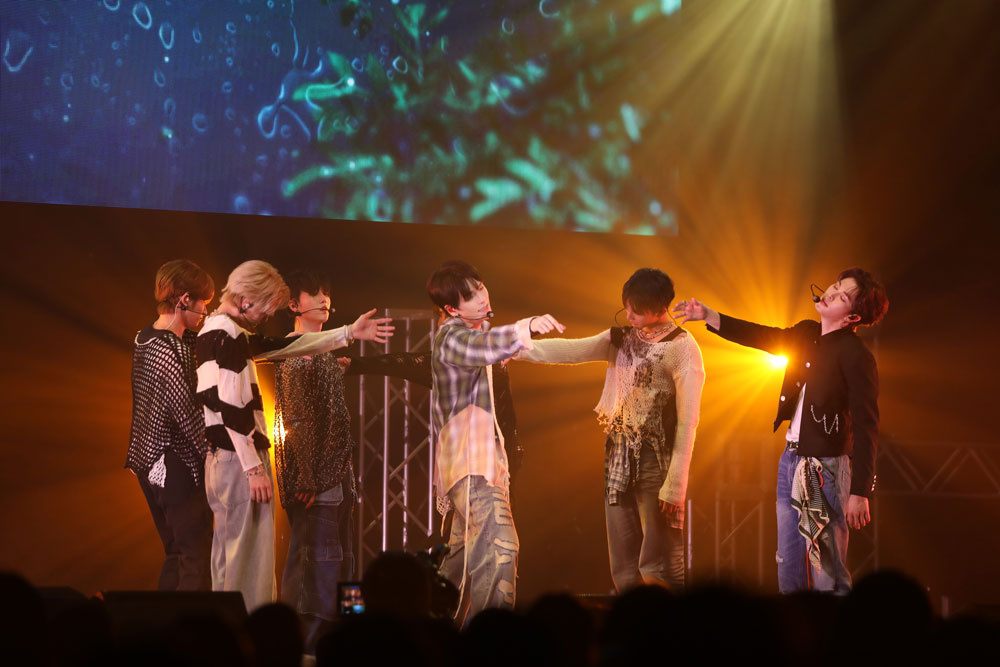 EPEXが笑顔と感動でZepp DiverCityを沸かせた日ーEPEX 3rd FANCON