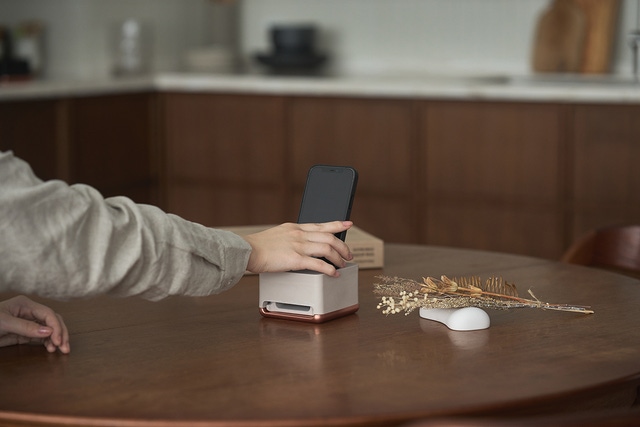 石の響きが音を奏でる無電源スマホスピーカー、誕生 ｜暮らしに石を