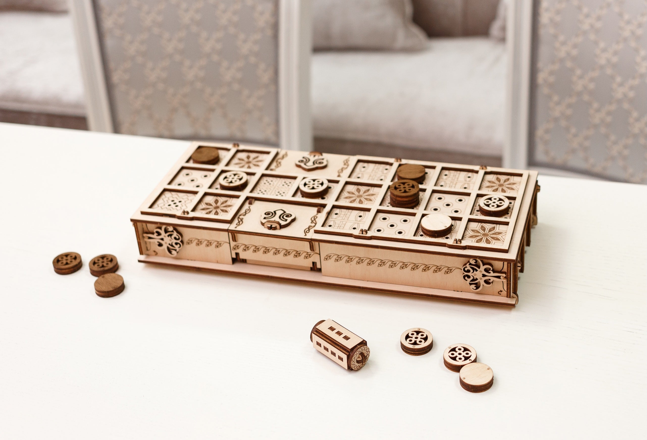 ツタンカーメン時代のスゴロク！？古代ボードゲームを組み立てて遊べる