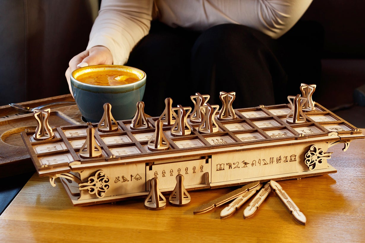 ツタンカーメン時代のスゴロク！？古代ボードゲームを組み立てて遊べる