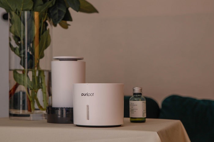 除菌と脱臭と加湿を同時に。フィルターなしで手入れ不要、超軽量