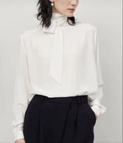 シルクストレッチボウタイブラウス SOEJU ソージュ - メルカリ