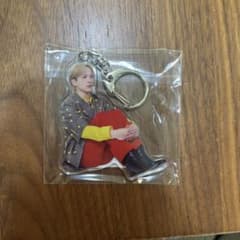 M!LK 吉田仁人 おすわりアクキー - メルカリ