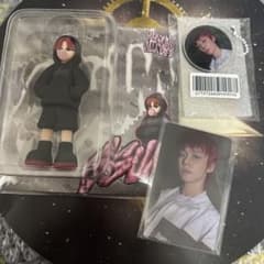 ヨンジュン TXT GGUM フィギュア付き 新品未使用 トレカ キーリング