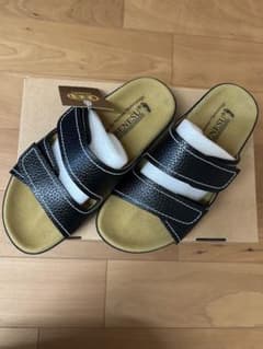 ベネシュ カジュアル黒サンダル 24cm - メルカリ