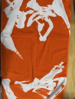 優里 ダイナミックロゴタオル - メルカリ