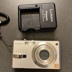 Panasonicデジタルカメラ LUMIX DMC-FX7 シルバー - メルカリ