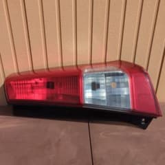 MH23SワゴンR テールランプ右側 - メルカリ