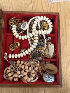 遺品整理 アクセサリーまとめ ジュエリーBOX付き - メルカリ