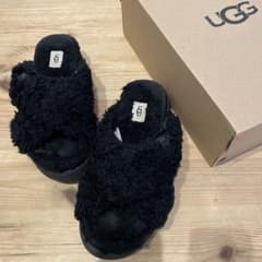 UGG/UGG ファーサンダル FUZZ SUGAR CROSS SLIDE - メルカリ