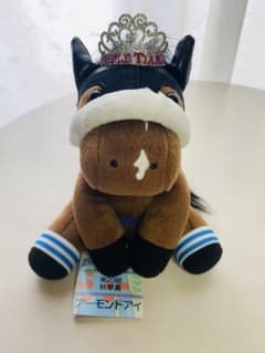 アーモンドアイ ぬいぐるみ ティアラ付き 三冠牝馬 Mサイズ - メルカリ