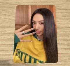 MEOVV トレカ ガウォン 本国POPUP 特典 - メルカリ